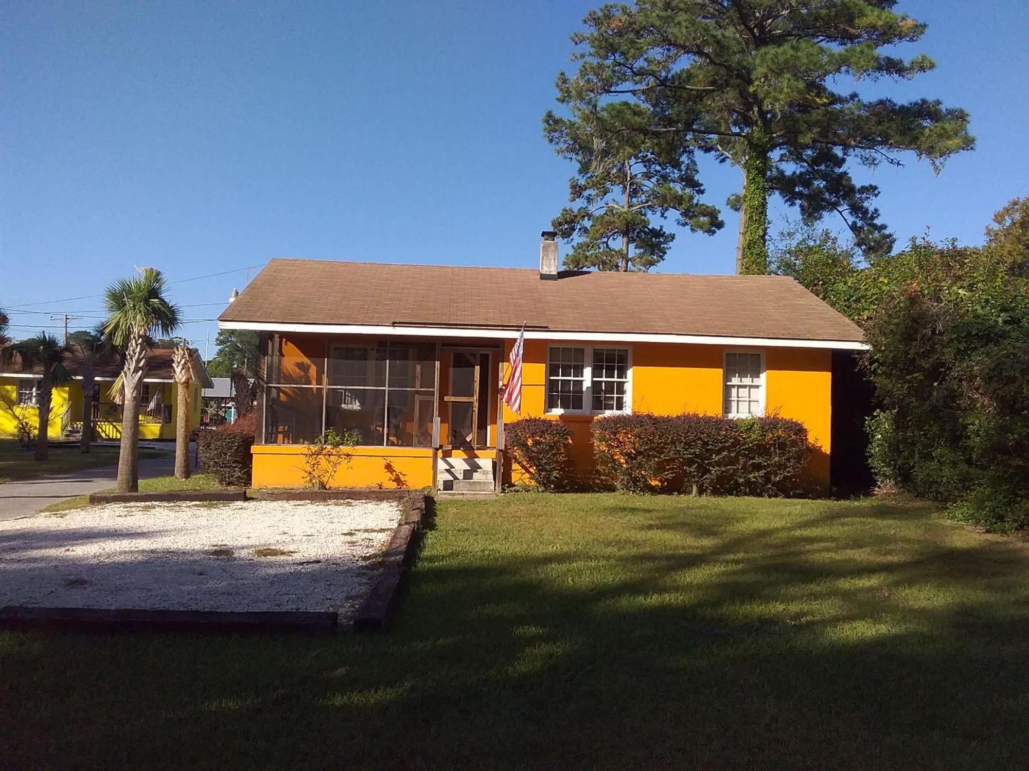 Retro Rainbow At Herb River-Highlighter Hideaway #5 Savannah Bagian luar foto